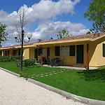 Centro Vacanze Azzurro 3* チンゴリ