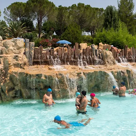 Centro Vacanze Azzurro Holiday park 3*