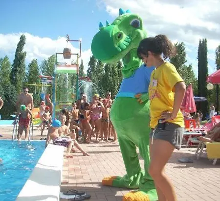 Centro Vacanze Azzurro Üdülőpark Cingoli