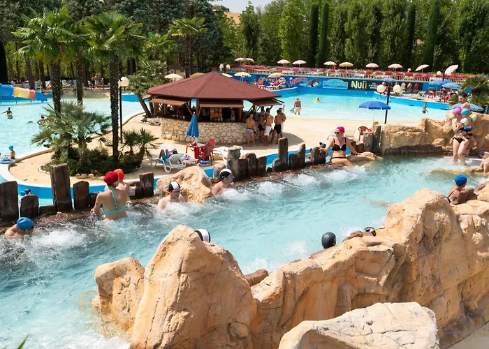 Parco vacanze Centro Vacanze Azzurro 3*