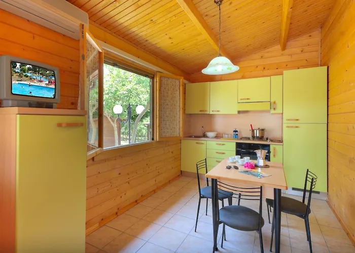 Centro Vacanze Azzurro 3*